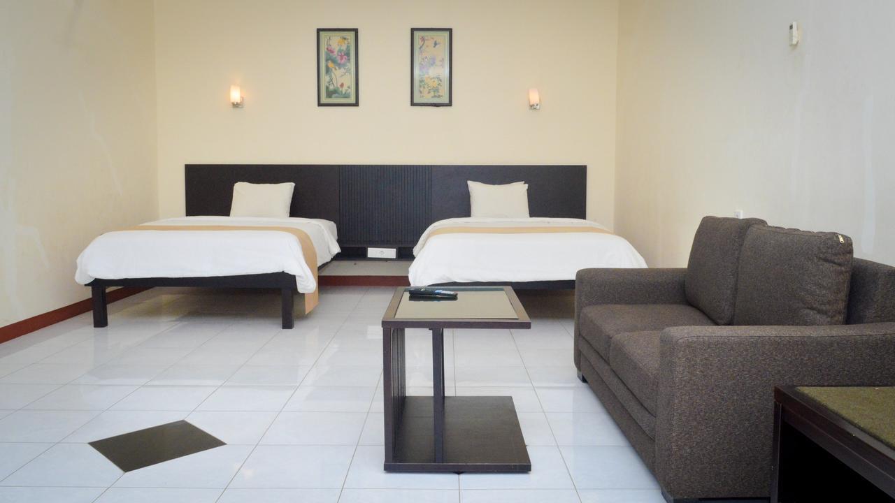 Uni Beach Hotel Пангандаран Номер фото